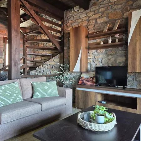 Stone Hill -villas Nea Irakleitsa فيلة