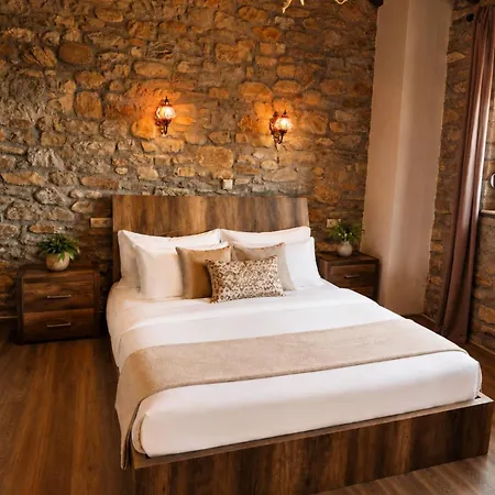Stone Hill -villas Nea Irakleitsa فيلة *