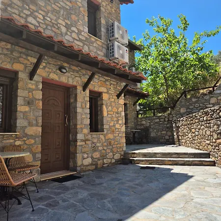 Stone Hill -villas Nea Irakleitsa فيلة *