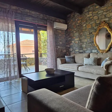 فيلة Stone Hill -villas Nea Irakleitsa
