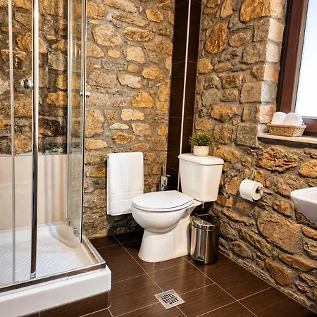 Stone Hill -villas Nea Irakleitsa * Kavála